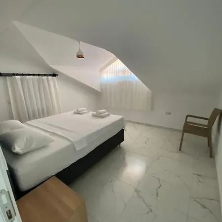 Stella Villa *